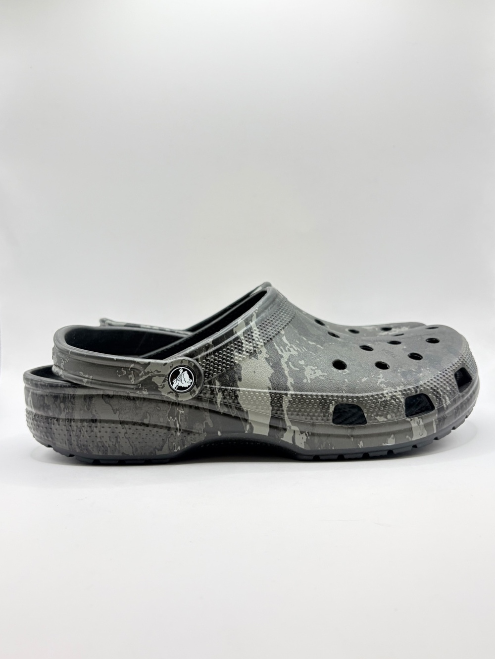 Crocs Classic Clog Black and Gray Veil Camouflage Pattern Size 11-NO BOX